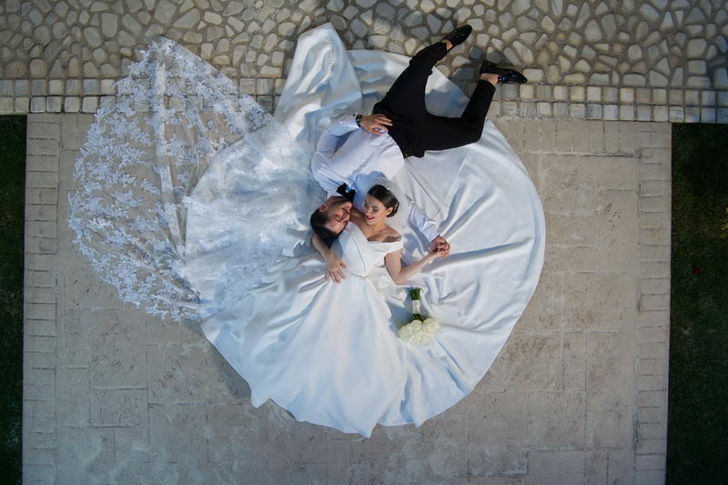 Επαγγελματική φωτογραφία ζευγαριού σε εξωτερικό χώρο, Αγία Παρασκευή.